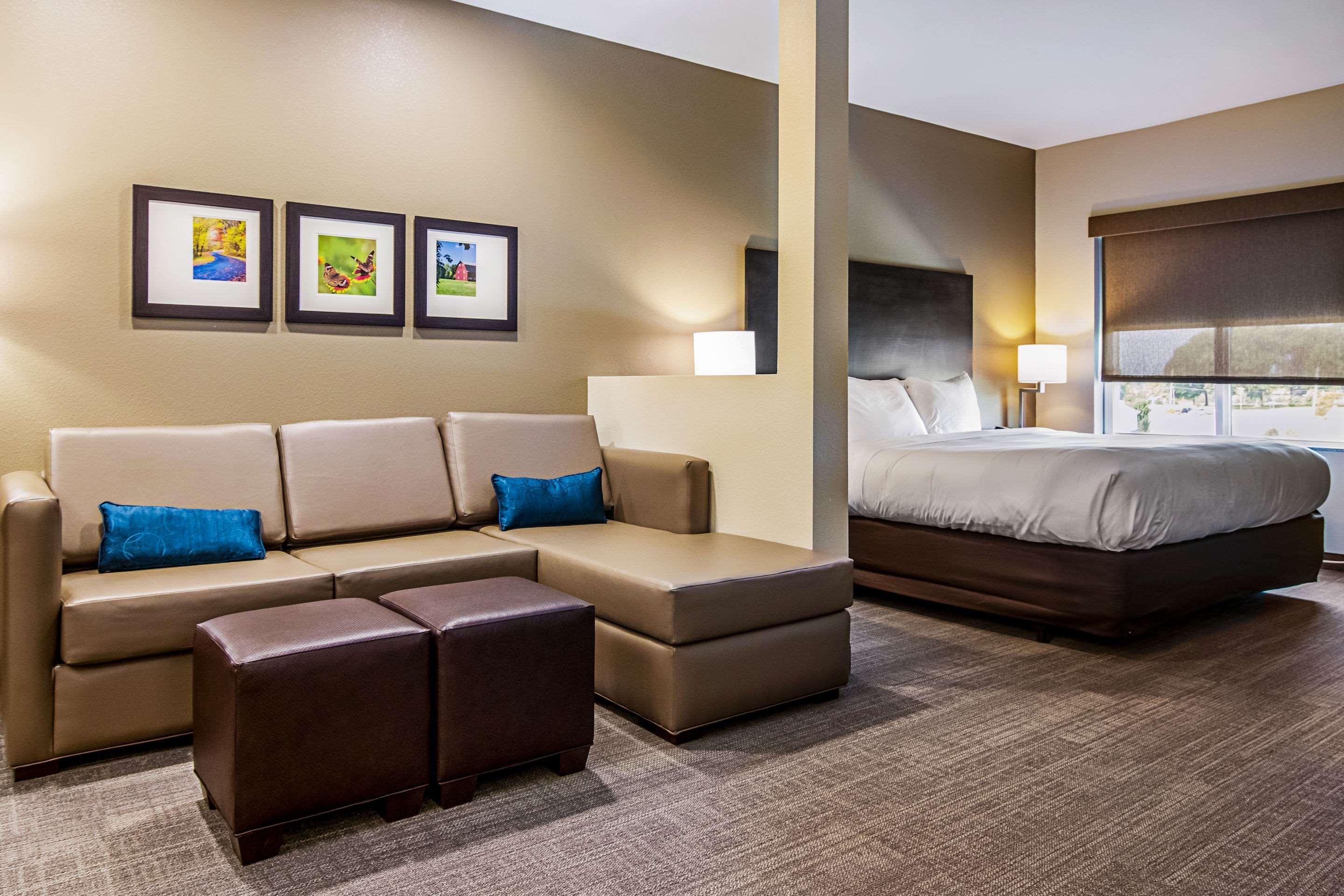 Comfort Suites Wooster Near University Campus Exterior photo
