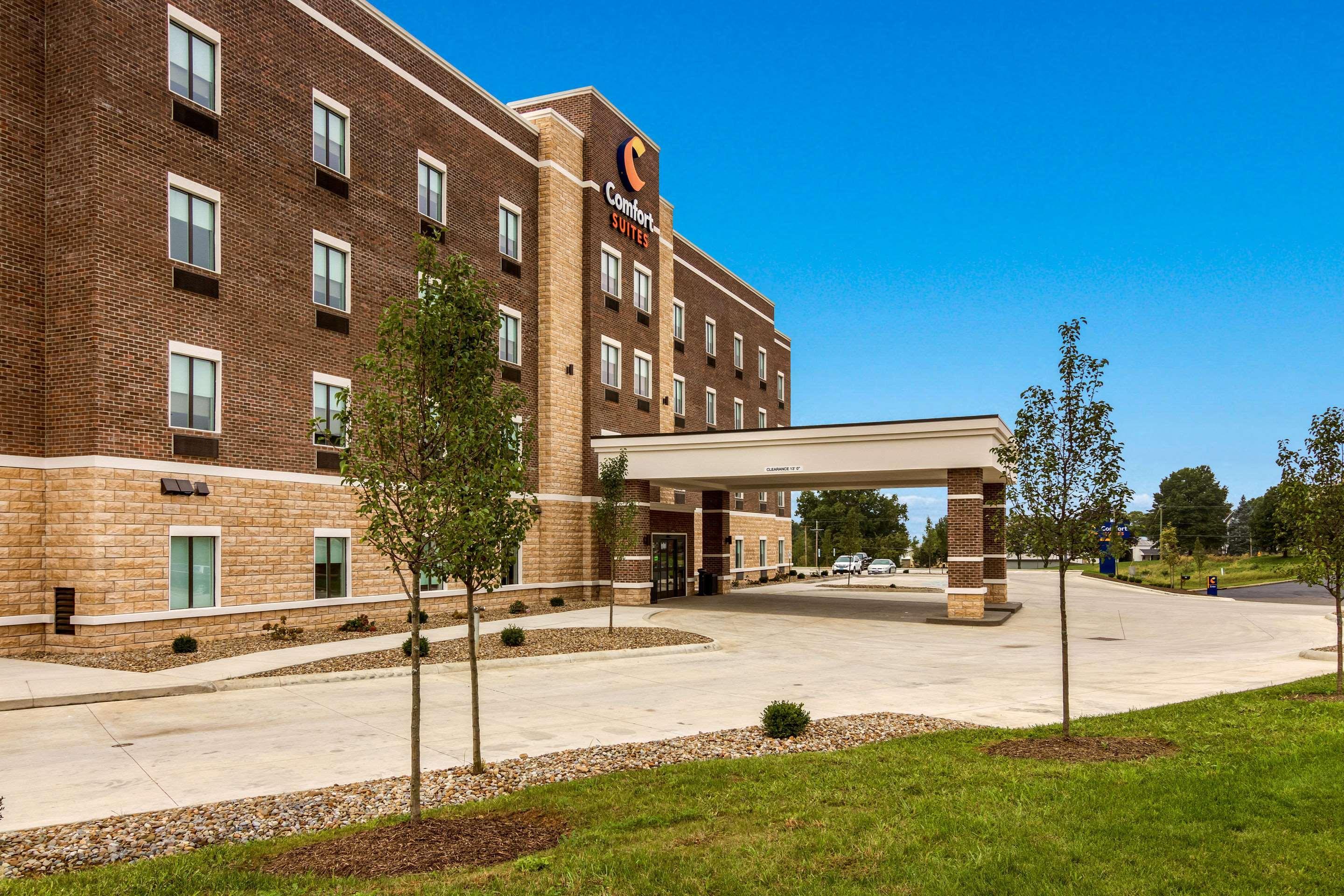Comfort Suites Wooster Near University Campus Exterior photo